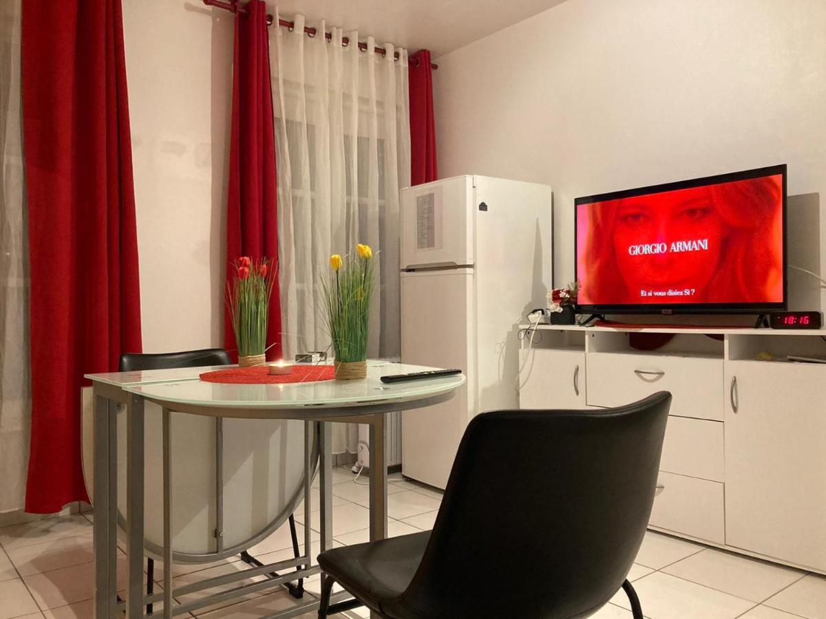 Studio Calme Et Eclaire Proche De Nation C Apartamento Paris Exterior foto