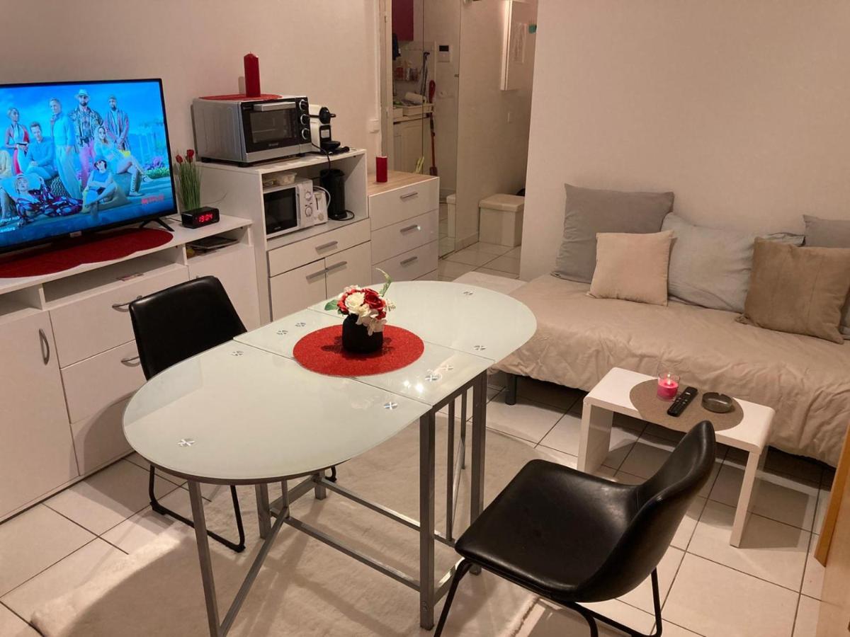 Studio Calme Et Eclaire Proche De Nation C Apartamento Paris Exterior foto