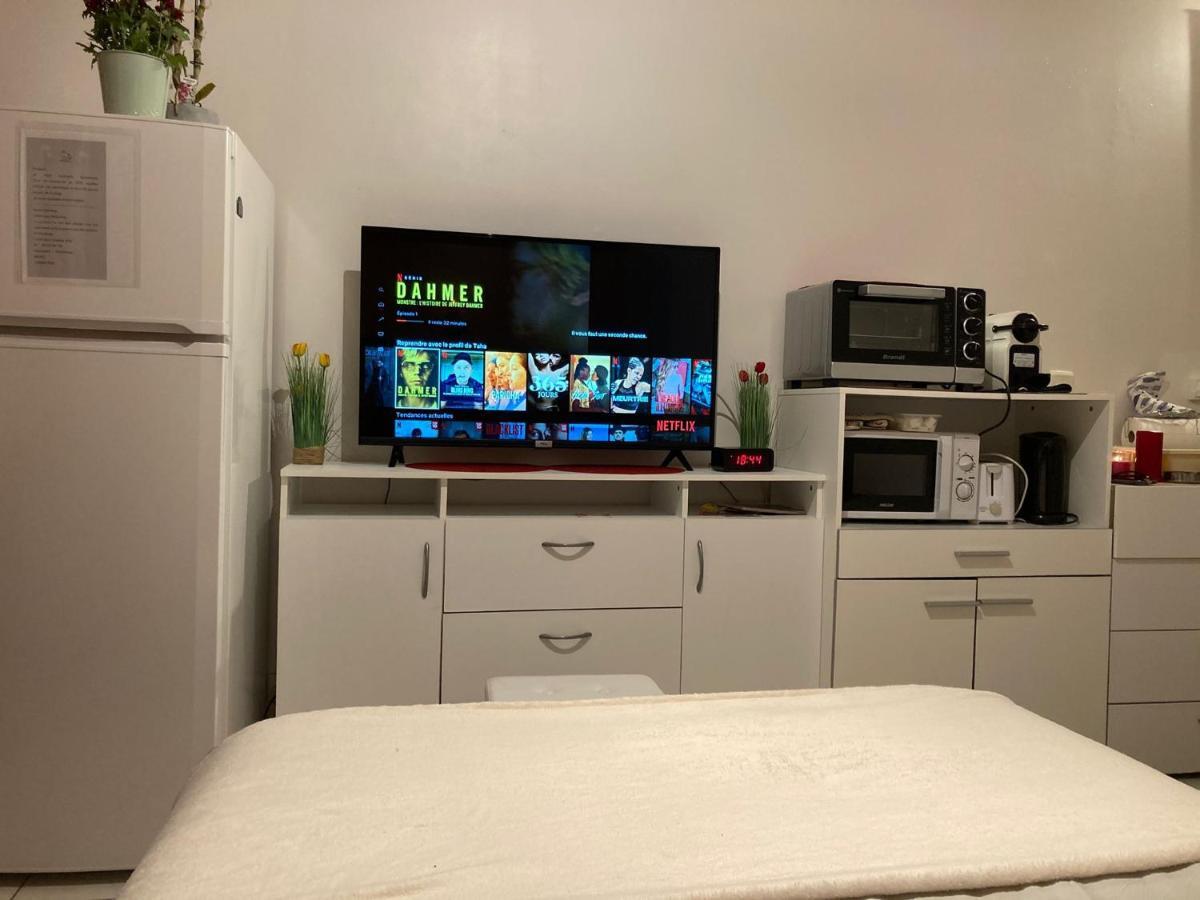 Studio Calme Et Eclaire Proche De Nation C Apartamento Paris Exterior foto