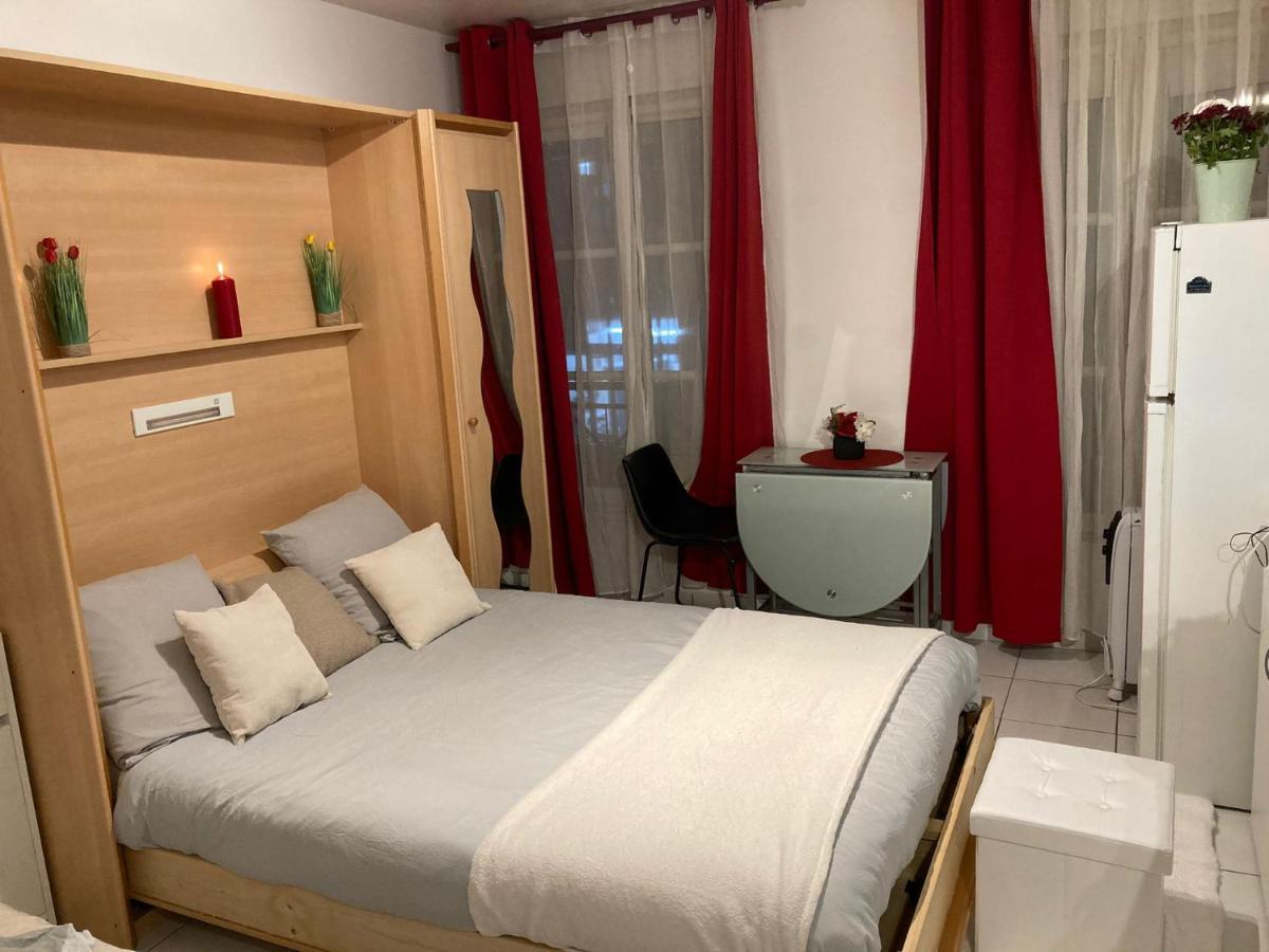 Studio Calme Et Eclaire Proche De Nation C Apartamento Paris Exterior foto