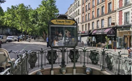 Studio Calme Et Eclaire Proche De Nation C Apartamento Paris Exterior foto